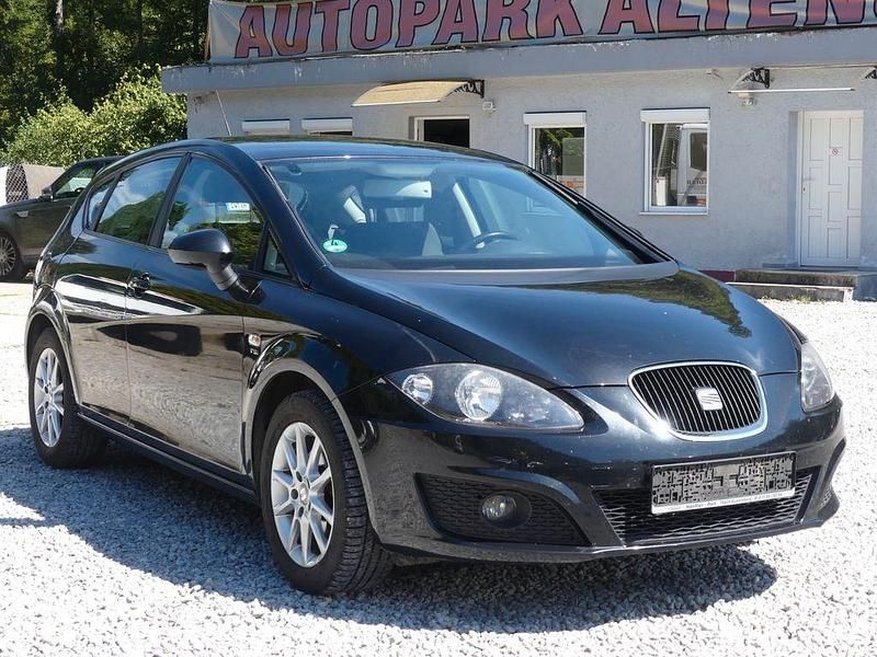 Schwarz Gebraucht 2011 Seat Leon Stylance Limousine | 3.660 € (Fairer Preis) - Bild 1/4