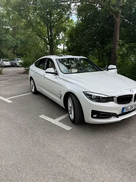 Gebraucht BMW 320 Sport Line 184 PS (135 kW) 2018 Weiß Limousine