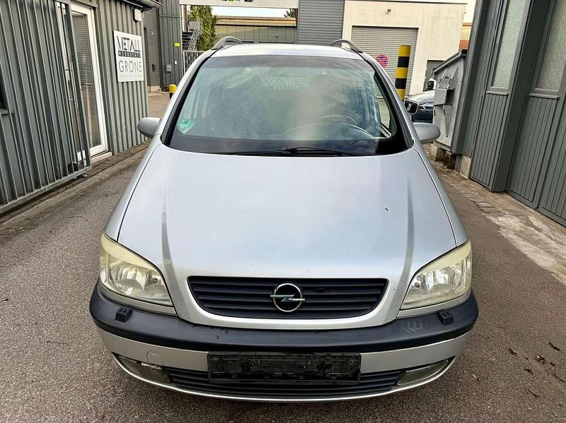 Gebraucht Opel Zafira Basis 125 PS (91 kW) 2003 Silber Van / Kleinbus