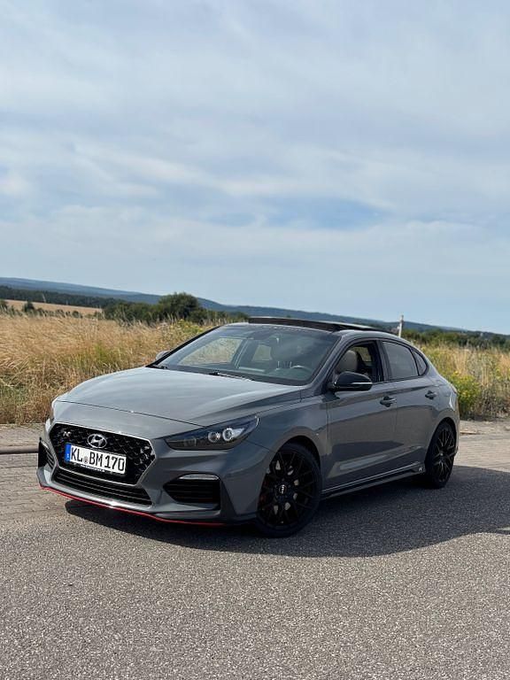 Grau Gebraucht 2019 Hyundai i30 N Performance Limousine | 22.800 € (Fairer Preis) - Bild 1/4