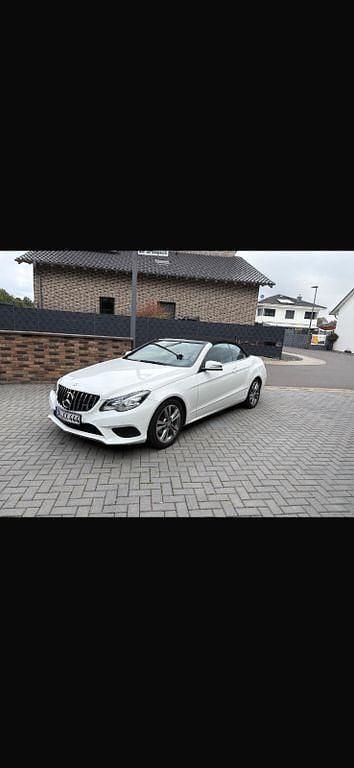Weiß Gebraucht 2015 Mercedes E200 Sport Edition Cabrio | 21.500 € (Etwas zu teuer) - Bild 1/4