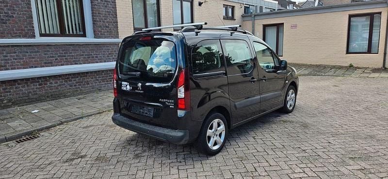 Schwarz Gebraucht 2013 Peugeot Partner Tepee Allure Van / Kleinbus | 8.250 € (Fairer Preis) - Bild 1/4