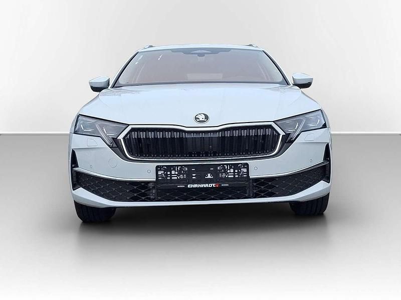 Neu Skoda Octavia 150 PS (110 kW) 2025 Moonweiss metallic Kombi