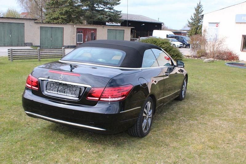 Gebraucht Mercedes E220 170 PS (125 kW) 2015 Schwarz Cabrio