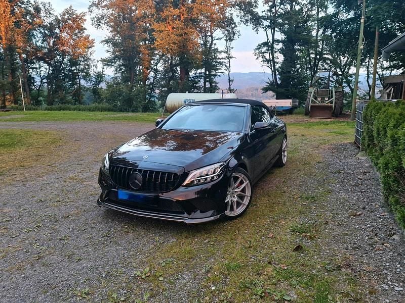 Schwarz Gebraucht 2019 Mercedes C220 Cabrio | 32.900 € (Fairer Preis) - Bild 1/4