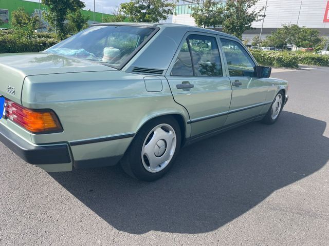 Gebraucht Mercedes 190 90 PS (66 kW) 1986 Grün Limousine