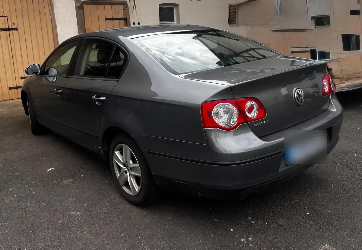 Gebraucht VW Passat 105 PS (77 kW) 2005 Grau Limousine