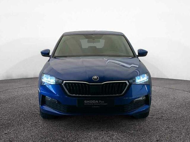 Gebraucht Skoda Scala Active 110 PS (80 kW) 2021 Raceblau metallic Kleinwagen