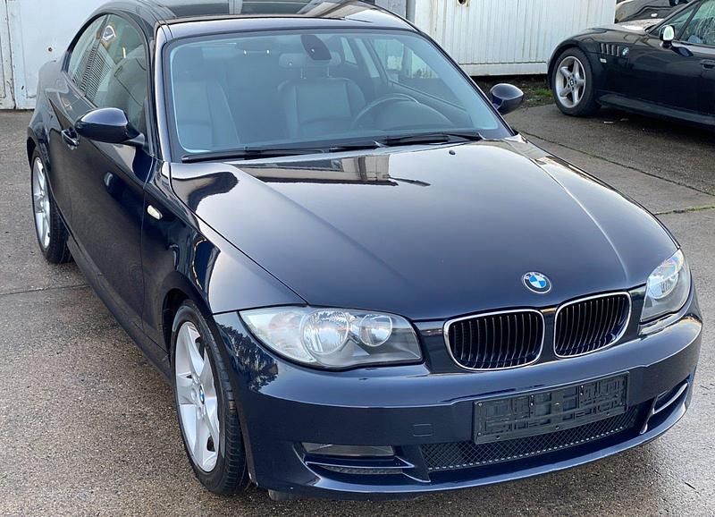 Blau Gebraucht 2009 BMW 120 Coupé M Sport Coupé | 7.500 € (Fairer Preis) - Bild 1/4