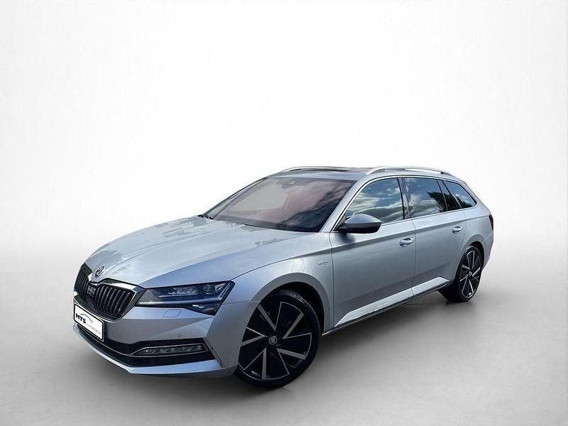 Silber Gebraucht 2022 Skoda Superb LAURIN & KLEMENT Kombi | 36.650 € (Fairer Preis) - Bild 1/4