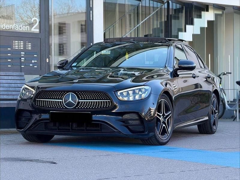 Gebraucht Mercedes E220 AMG 194 PS (142 kW) 2021 Schwarz Limousine