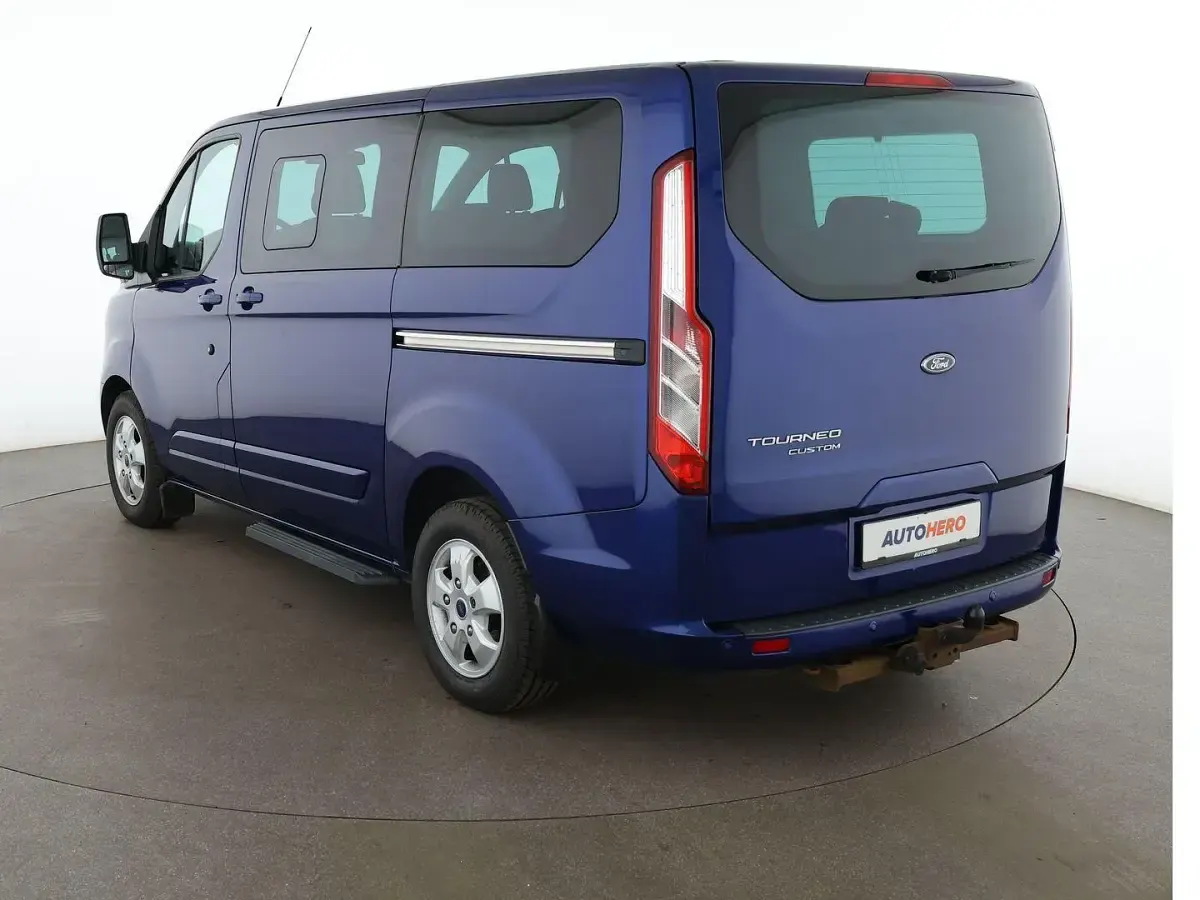 Gebraucht Ford Tourneo Titanium 170 PS (125 kW) 2016 Blau Van / Kleinbus