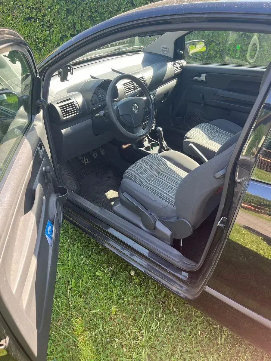 Gebraucht VW Fox 54 PS (39 kW) 2006 Schwarz Kleinwagen