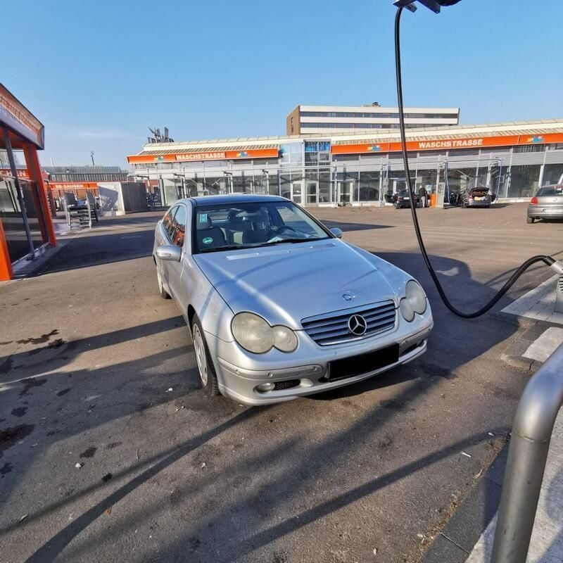 Silber Gebraucht 2001 Mercedes C180 Coupé | 800 € (Superpreis) - Bild 1/4