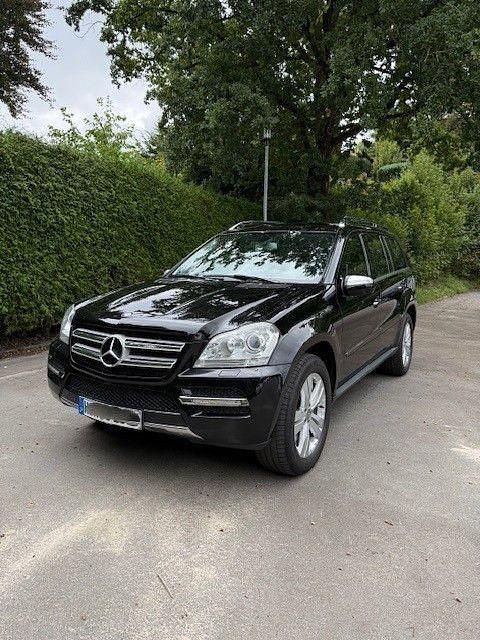 Schwarz Gebraucht 2010 Mercedes GL450 SUV | 19.900 € - Bild 1/4