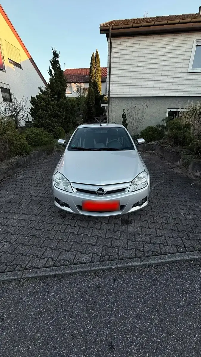 Occasion Opel Tigra Edition 90 ch (66 kW) 2009 Argent Cabriolet