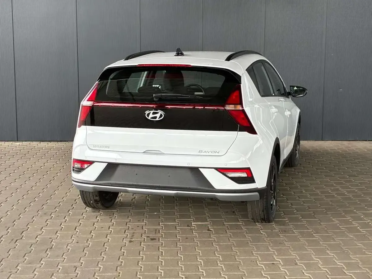Neu Hyundai Bayon Comfort 90 PS (66 kW) 2026 Atlas white SUV