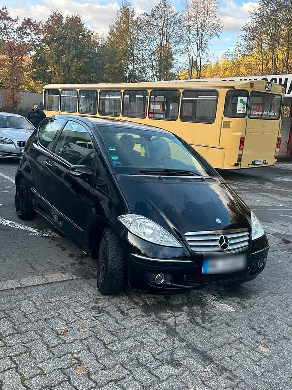 Schwarz Gebraucht 2005 Mercedes 170 Coupé | 1.200 € - Bild 1/4