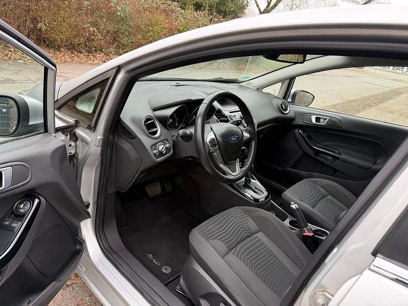 Gebraucht Ford T Titanium 105 PS (77 kW) 2013 Silber Limousine