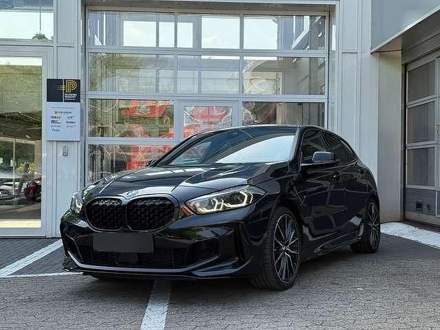 Schwarz metallic Gebraucht 2021 BMW 135 Comfort Edition Kleinwagen | 35.210 € (Fairer Preis) - Bild 1/4