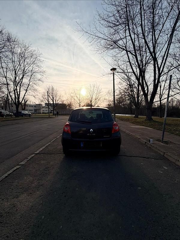 Gebraucht Renault Clio II 111 PS (81 kW) 2006 Schwarz Kleinwagen