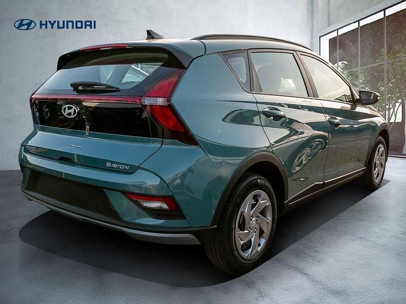 Neu Hyundai Bayon Select 101 PS (74 kW) 2025 Grün SUV