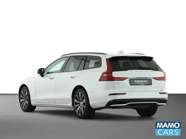 Gebraucht Volvo V60 Plus 197 PS (144 kW) 2025 Weiss Kombi