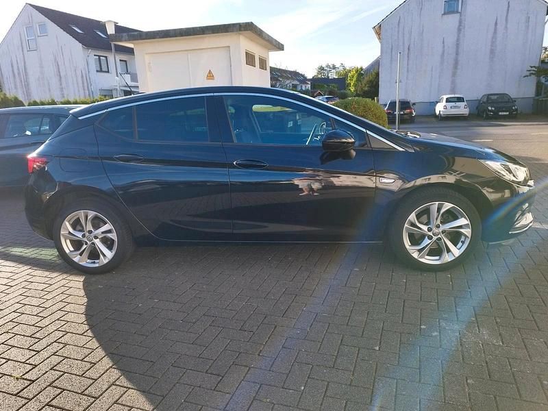 Gebraucht Opel Astra 150 PS (110 kW) 2017 Schwarz Kleinwagen