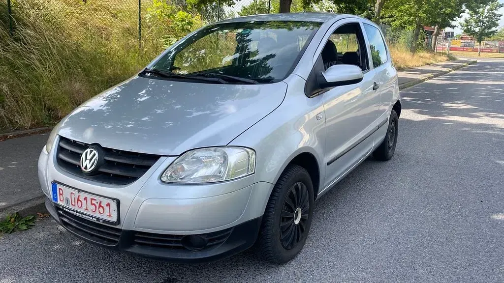 Gebraucht VW Fox Basis 54 PS (39 kW) 2007 Silber Kleinwagen