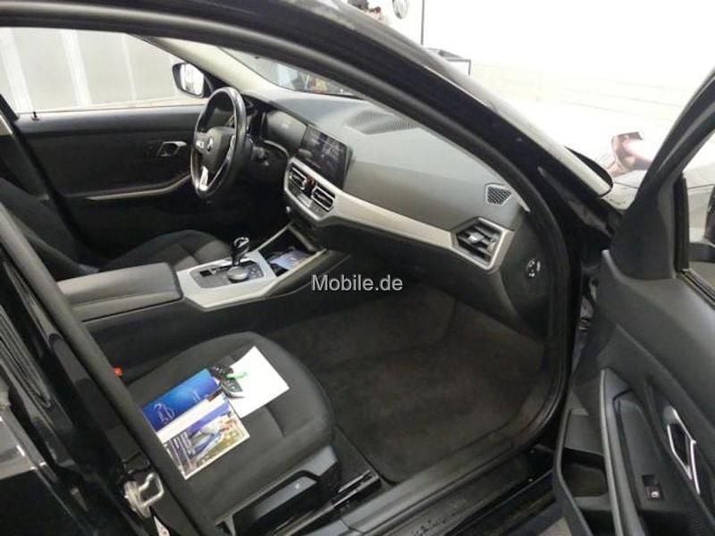 Gebraucht BMW 318 Advantage 150 PS (110 kW) 2022 Schwarz Kombi