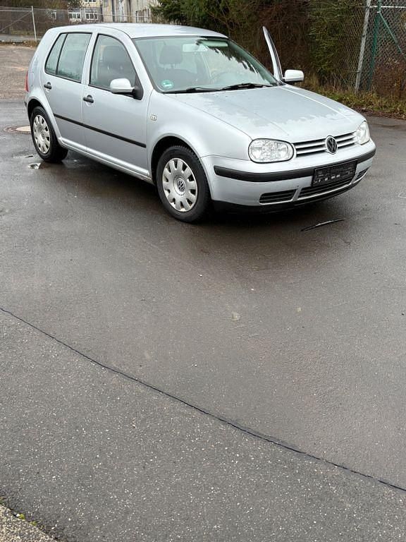Silber Gebraucht 2001 VW Golf IV Basis Limousine | 800 € (Superpreis) - Bild 1/4