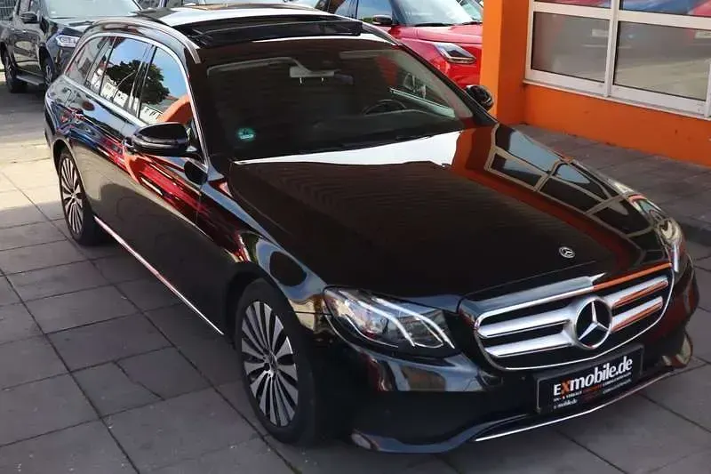 Gebraucht Mercedes E350 258 PS (189 kW) 2018 Schwarz Kombi