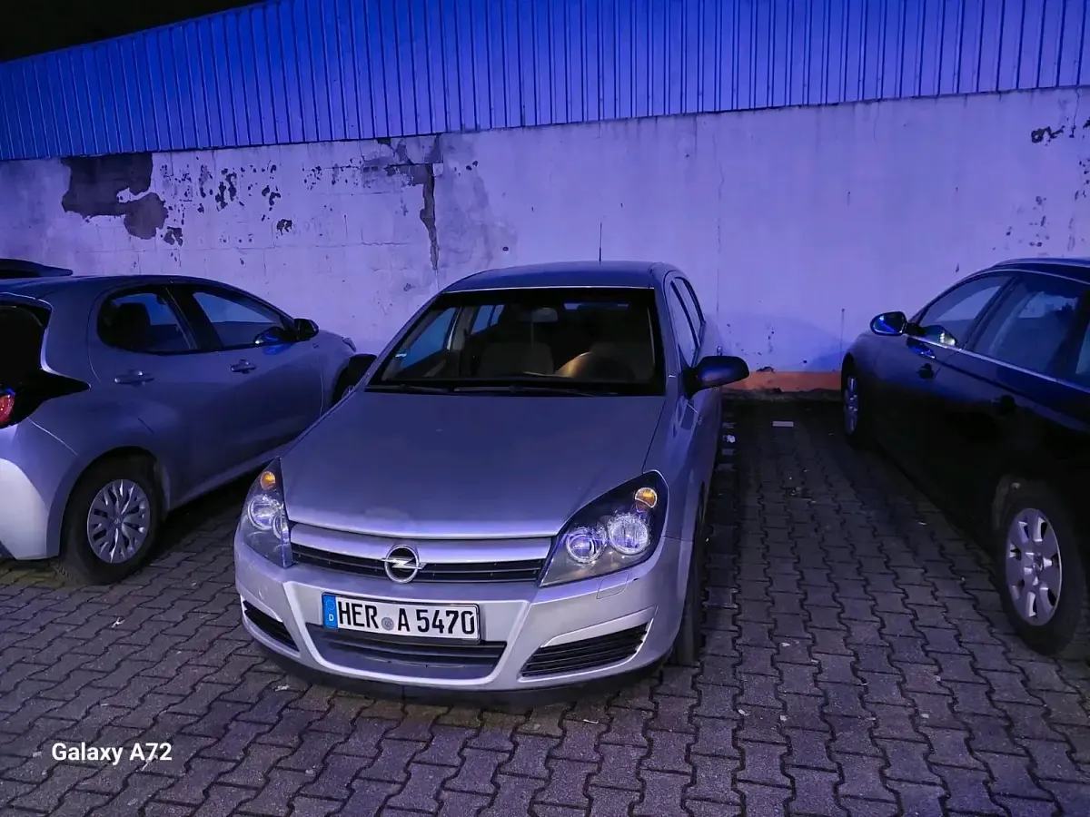 Gebraucht Opel Astra 105 PS (77 kW) 2005 Silber Kleinwagen