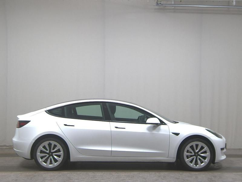 Weiss Gebraucht 2022 Tesla Model 3 RWD Limousine | 24.780 € (Guter Preis) - Bild 1/4