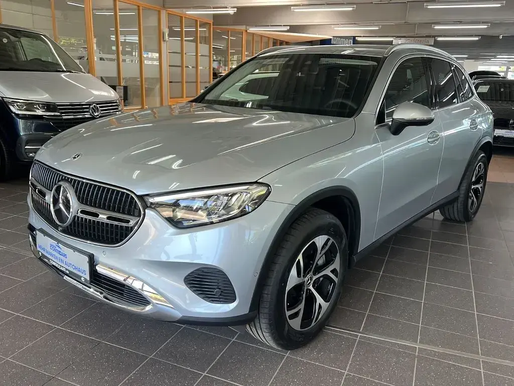 Gebraucht Mercedes GLC300de Avantgarde 197 PS (144 kW) 2025 Silber SUV