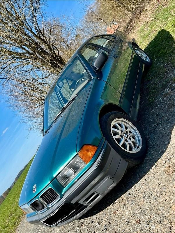 Gebraucht BMW 316 105 PS (77 kW) 1993 Grün Limousine