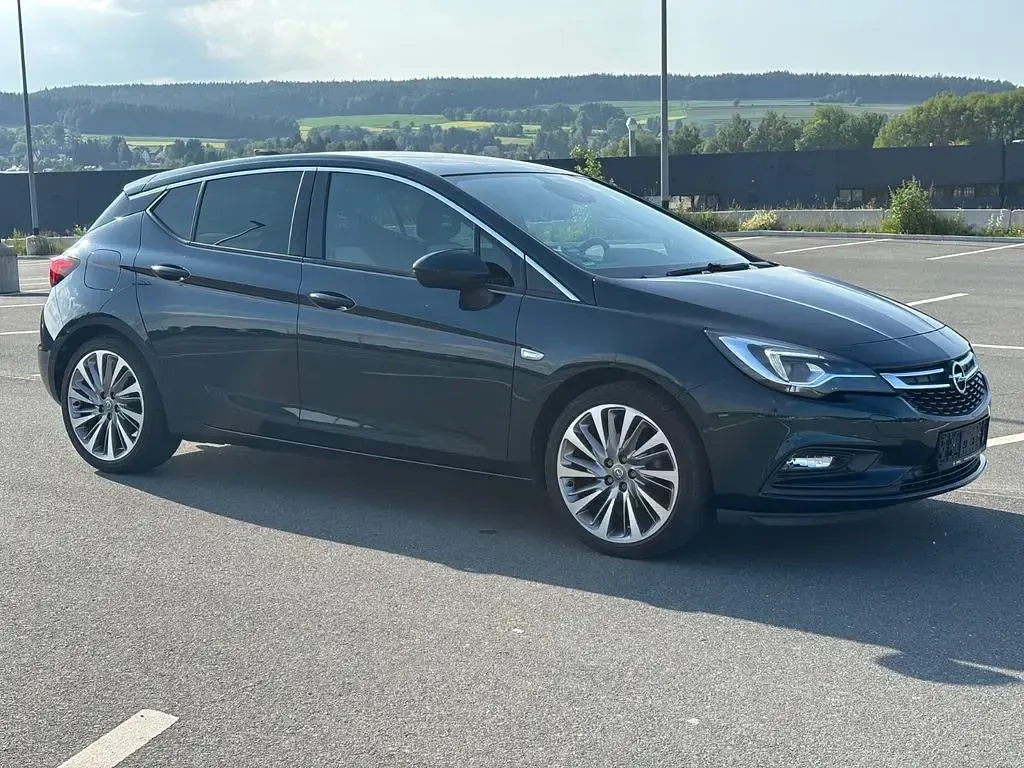 Gebraucht Opel Astra Innovation 150 PS (110 kW) 2016 Grün Limousine