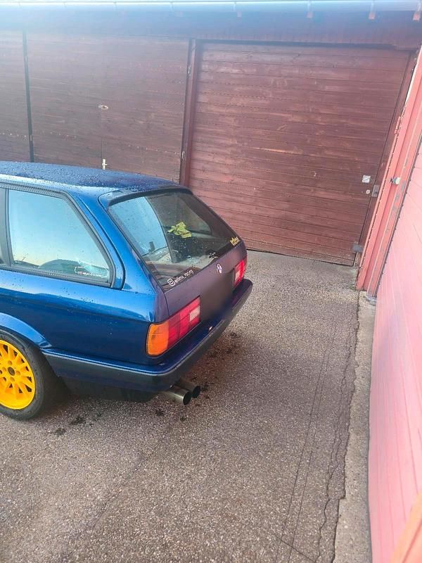 Gebraucht BMW 325 190 PS (139 kW) 1992 Blau Kombi