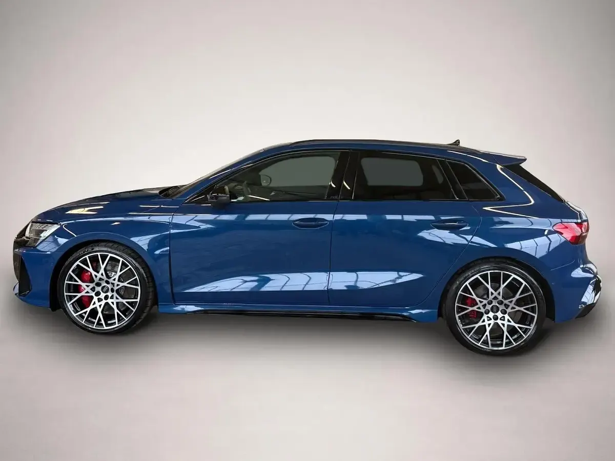 Gebraucht Audi RS3 Comfort 400 PS (294 kW) 2025 Manufacturer Limousine