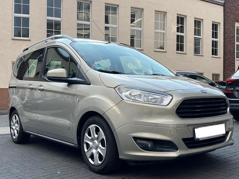 Beige Gebraucht 2014 Ford Tourneo Courier Van / Kleinbus | 8.500 € (Fairer Preis) - Bild 1/4