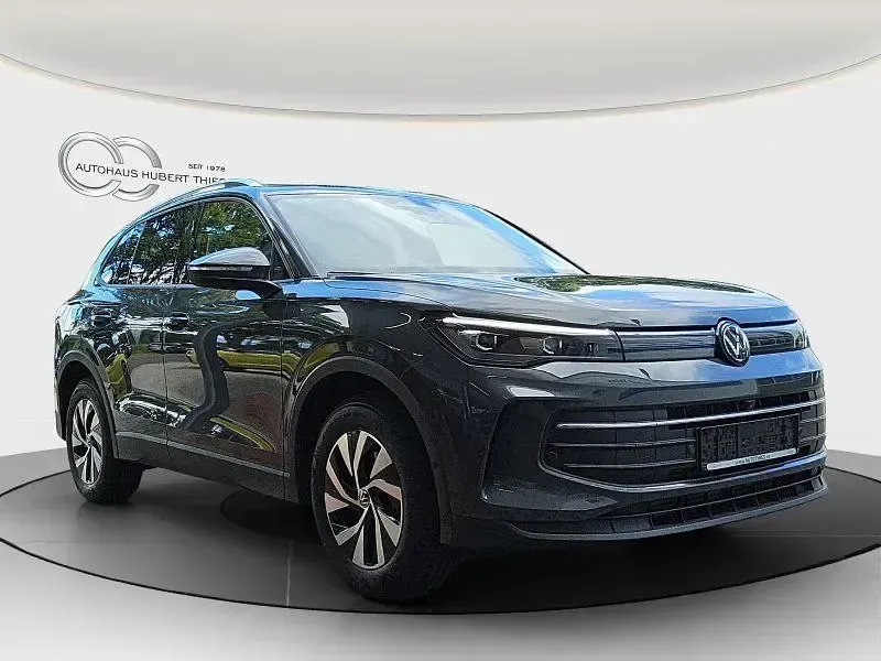 Neu VW Tiguan Life 150 PS (110 kW) 2026 Grau SUV