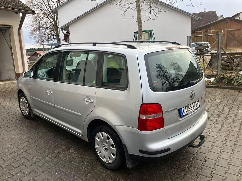 Gebraucht VW Touran Basis 102 PS (75 kW) 2004 Silber Van / Kleinbus