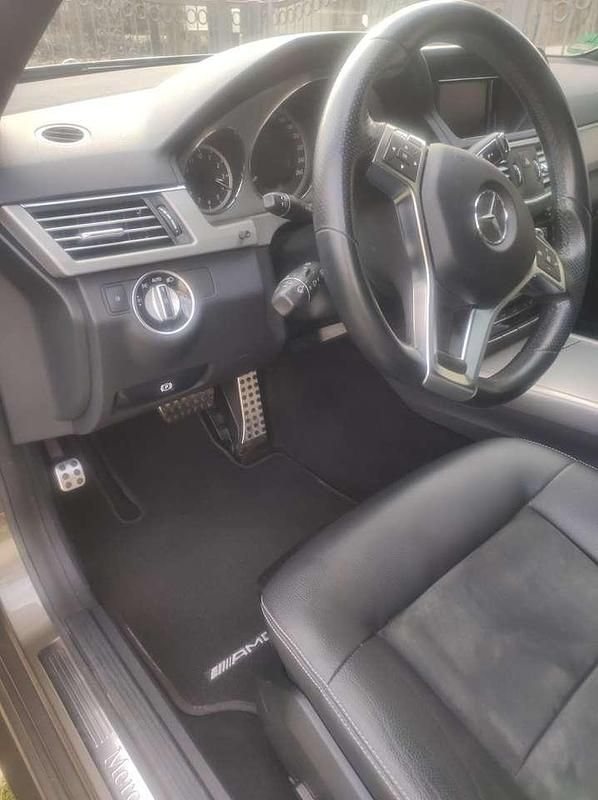 Gebraucht Mercedes E200 Avantgarde 184 PS (135 kW) 2012 Kombi