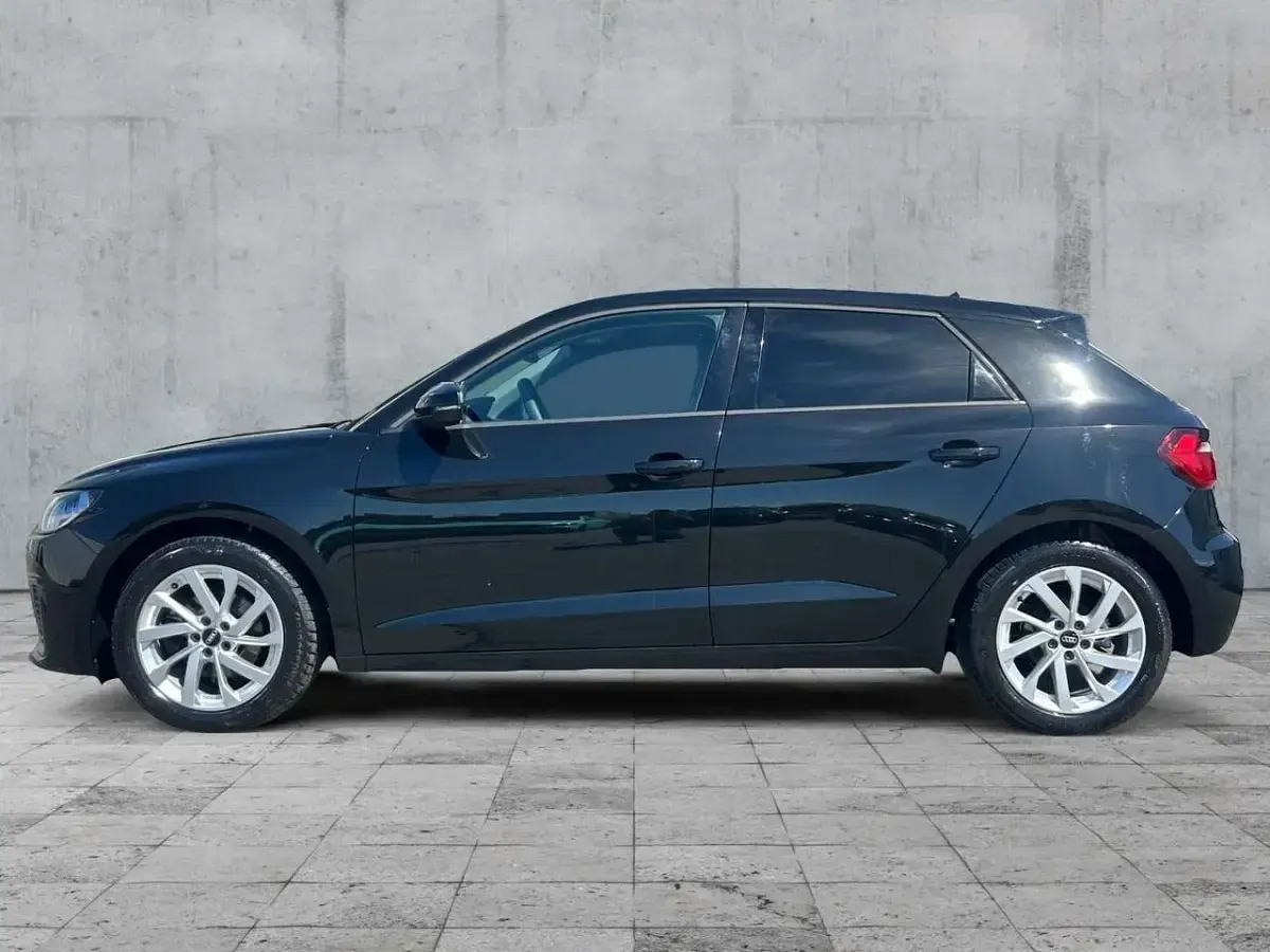 Gebraucht Audi A1 Advanced Plus 110 PS (80 kW) 2022 Mythosschwarz metallic SUV
