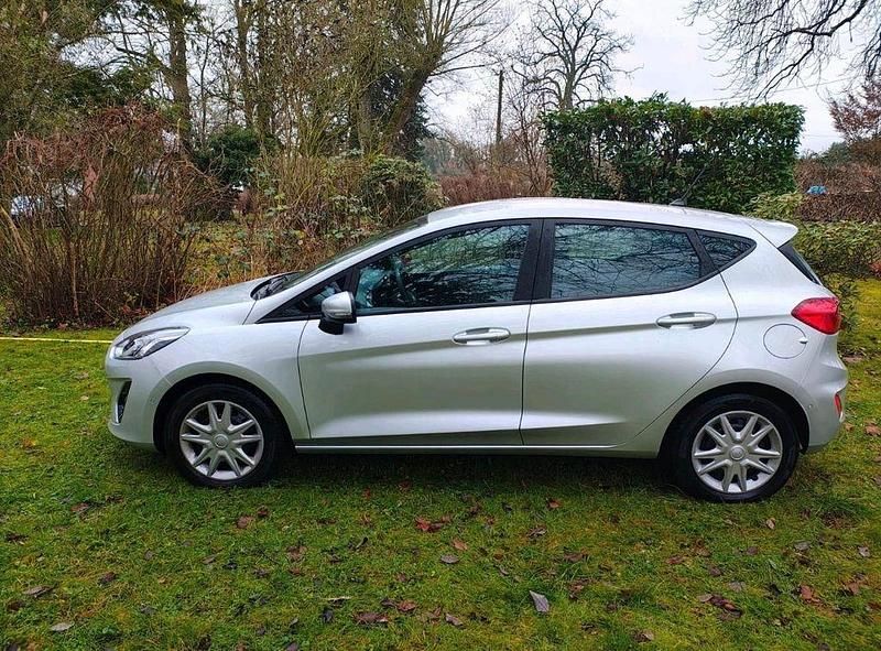 Gebraucht Ford Fiesta Cool & Connect 86 PS (63 kW) 2019 Silber Limousine