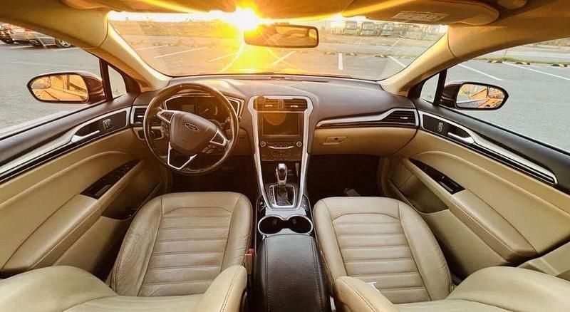 Gebraucht Ford Fusion 177 PS (130 kW) 2016 Rot Limousine