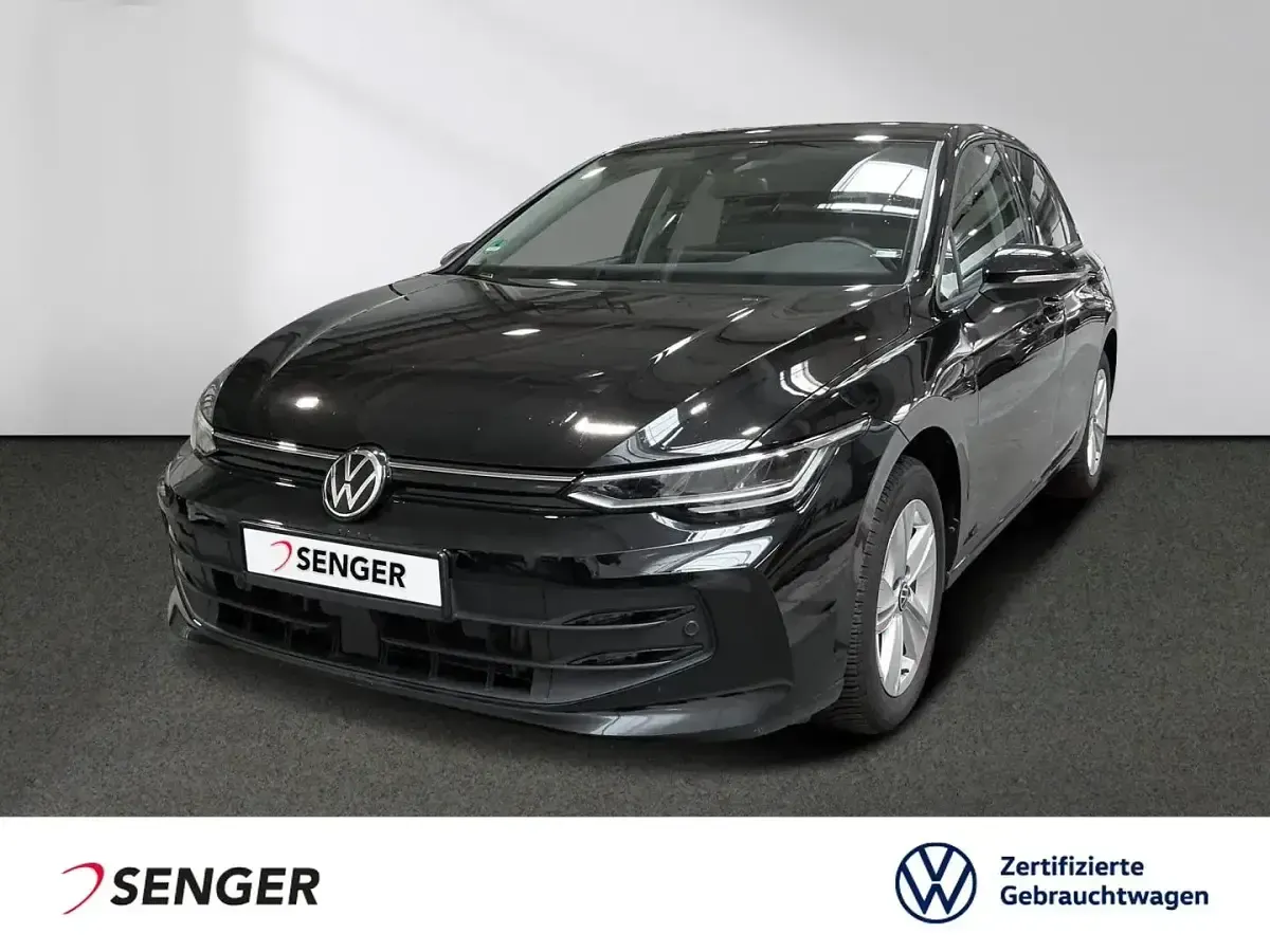 Gebraucht VW Golf VIII Life 150 PS (110 kW) 2025 Limousine
