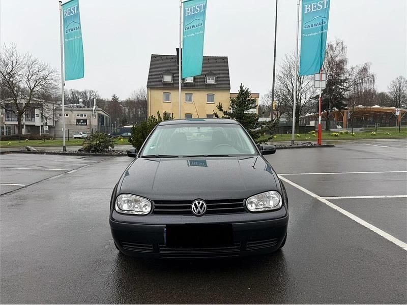 Gebraucht VW Golf IV 75 PS (55 kW) 2002 Schwarz Kleinwagen