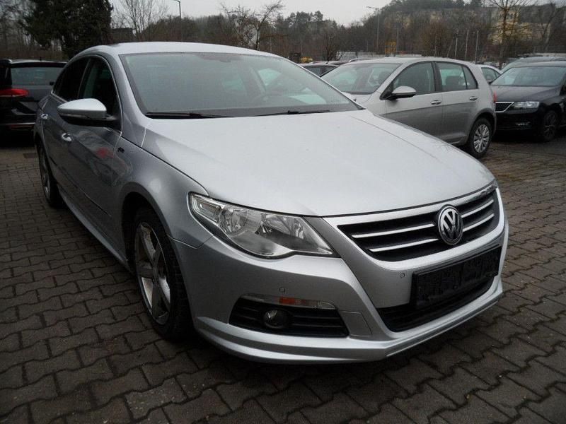 Gebraucht VW Passat Basis 140 PS (102 kW) 2010 Silber Limousine