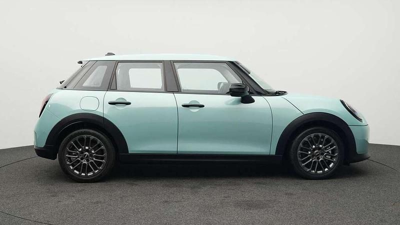 Używany Mini Cooper Classic 156 KM (114 kW) 2024 Zielony Hatchback